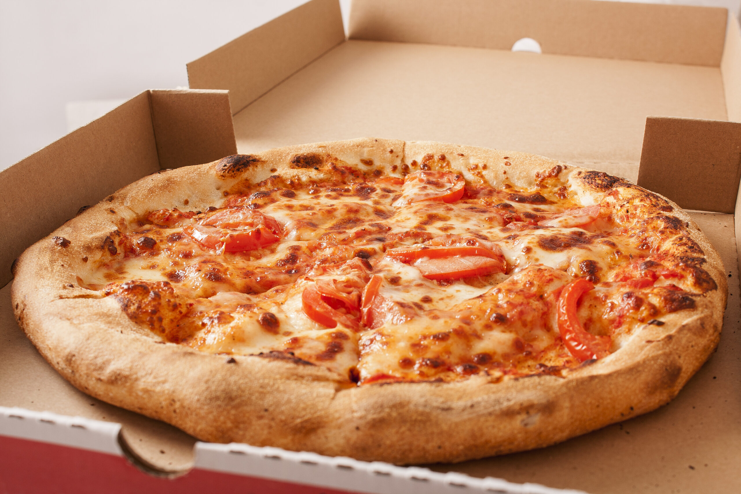 пицца маргарита в коробке (120) фото